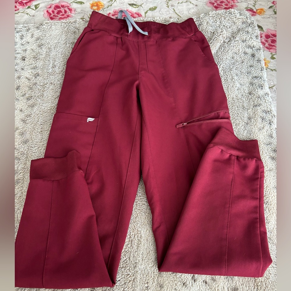 Fabletics joggers. Never worn. XXS.